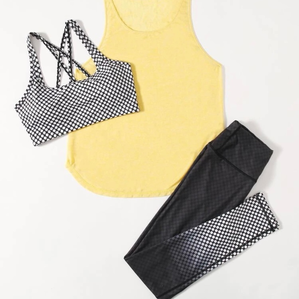 3 piece bundle- shirts, sports bra, leggings